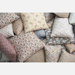 Pudebetrk orange, rosa og creme blomster