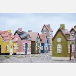 Hus t/fyrfadslys My Home Town, lyserd, 1 kvist og  bl dr