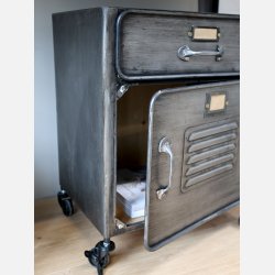 Factory skab m. skuffe