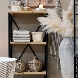 Vence Reol m. 2 hylder