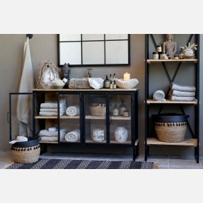 Vence Sknk m. 4 lger & hylder