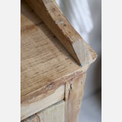 Grimaud Skab m. glaslger