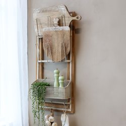 Holder m. kroge og kurv