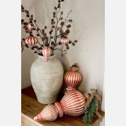 Ornament. cherry/champagne