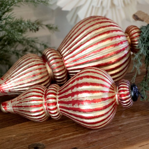 Ornament. cherry/champagne