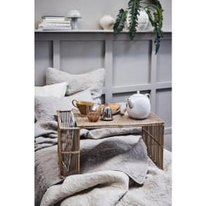 Morgenmadsbakke i rattan