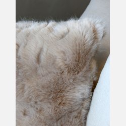 Pude i imiteret skind