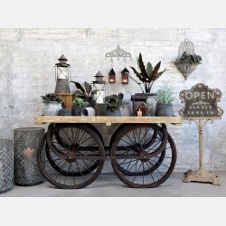 Knagerkke m. dekor og 5 knager