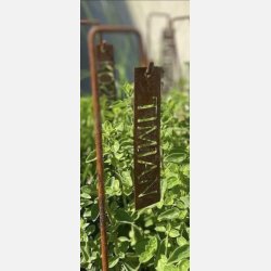 Lauring, Planteskilt i rust metal