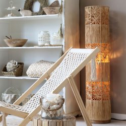 Standerlampe i naturflet