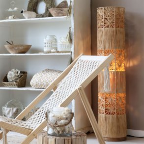 Standerlampe i naturflet