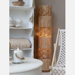 Standerlampe i naturflet