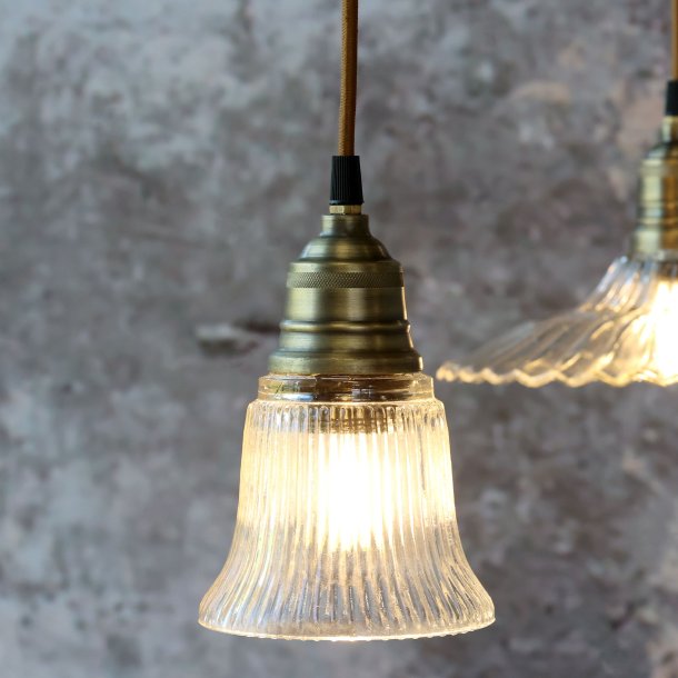 Lampe m. messingtop, lille, rillet, klar