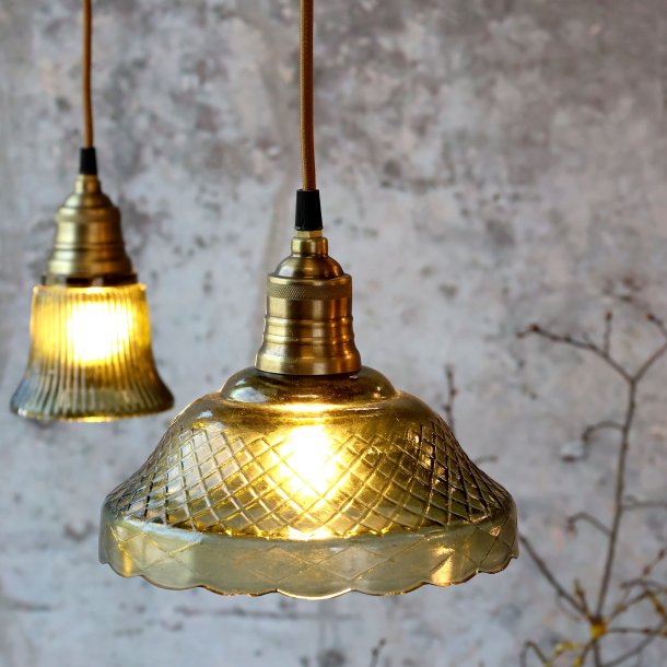 Lampe m. messingtop, tern, oliven