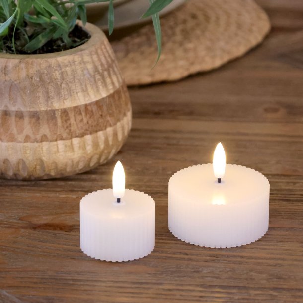 Fyrfadslys LED m. riller, hvid