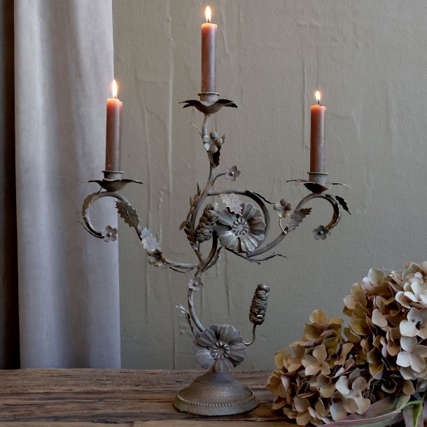 Chic Antique, Gl. fransk Kirkestage