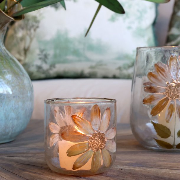 Chic Antique, Hurricane m. dekor af t�rrede blomster