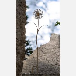 Lauring, Metalblomst i brun metal