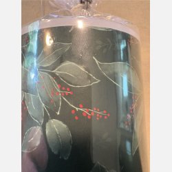 Lys, grnne blade og rde br