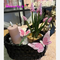 Gavekurv med lys og blomster