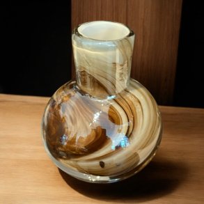 Mini vase i brunlige nuancer