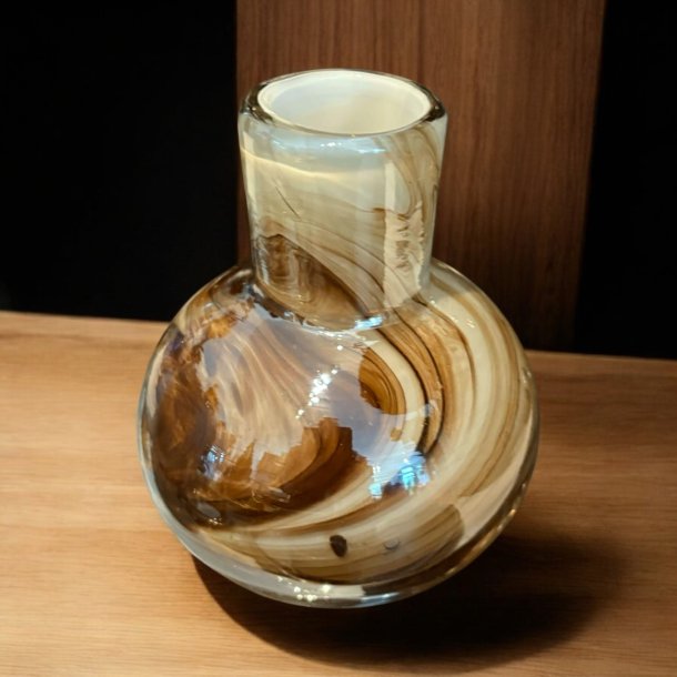 Mini vase i brunlige nuancer
