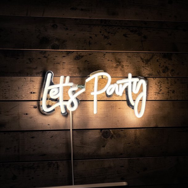Dyberg Larsen LED-skilt "Let's Party"