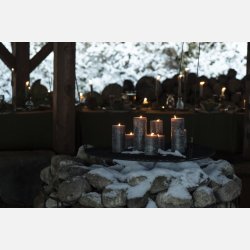 Rustik lys, gr/olivengrn mellem