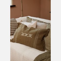 Pudebetrk Safi oliven m/broderi og frynser i enden, bagside i ubleget lrred